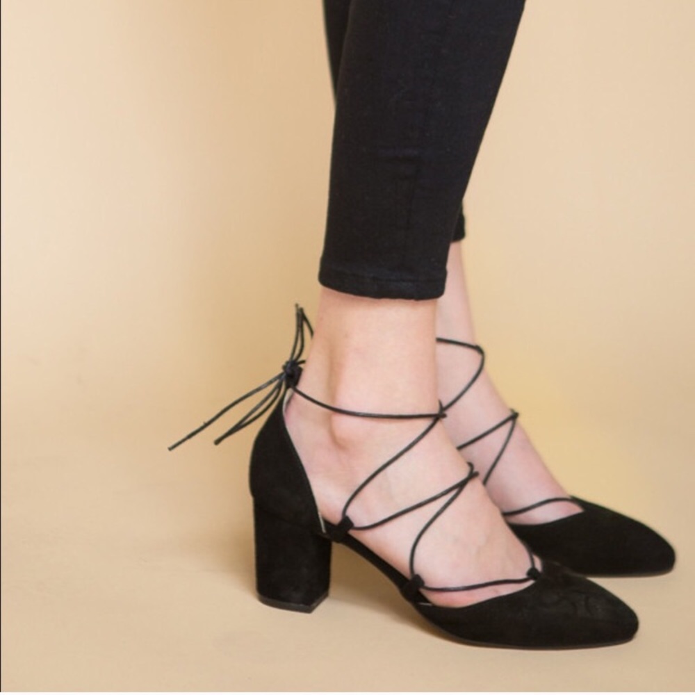 Intentionally Blank Hatter Lace-up Pumps